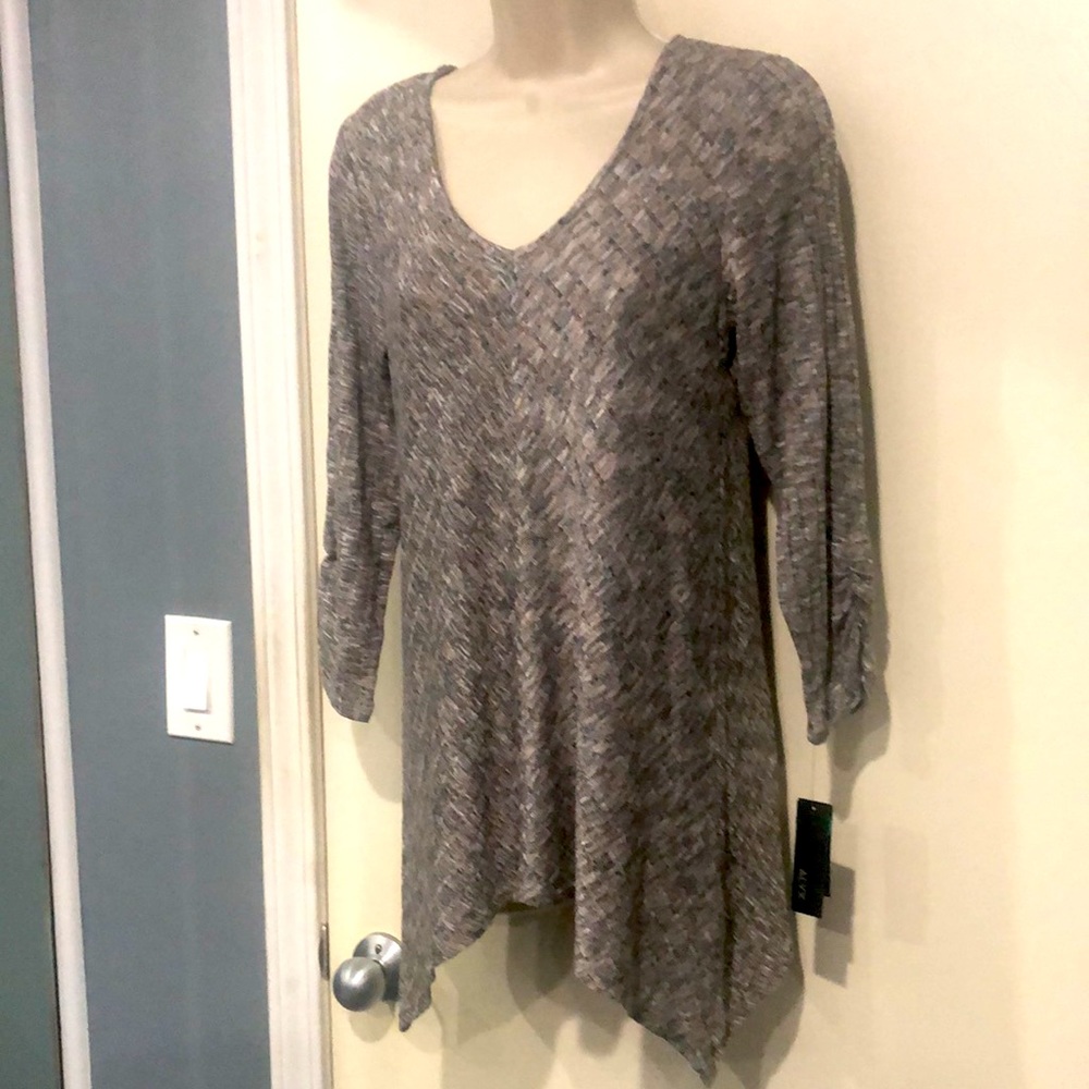 Alyx BNWT Handkerchief bottom long sleeve top